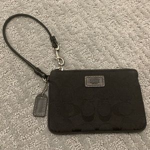 Coach wristlet black